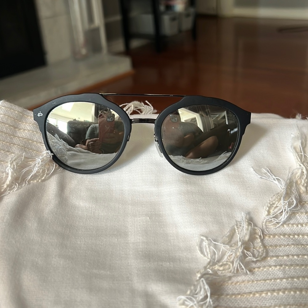 Prive Revaux Sunglasses black cute